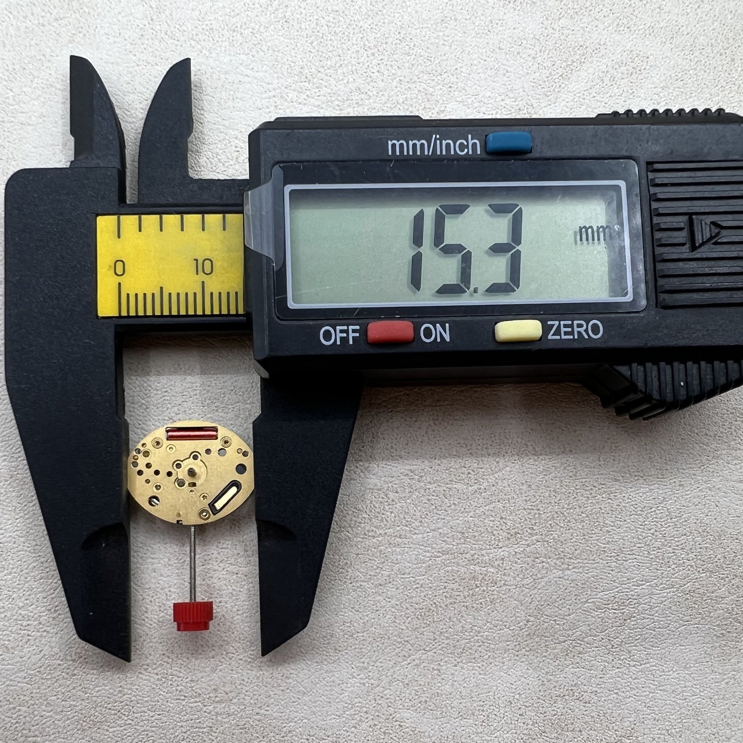 ETA Quartz Uhrwerk 980 106 mit 3 Zeigern und Standardhöhe Swiss