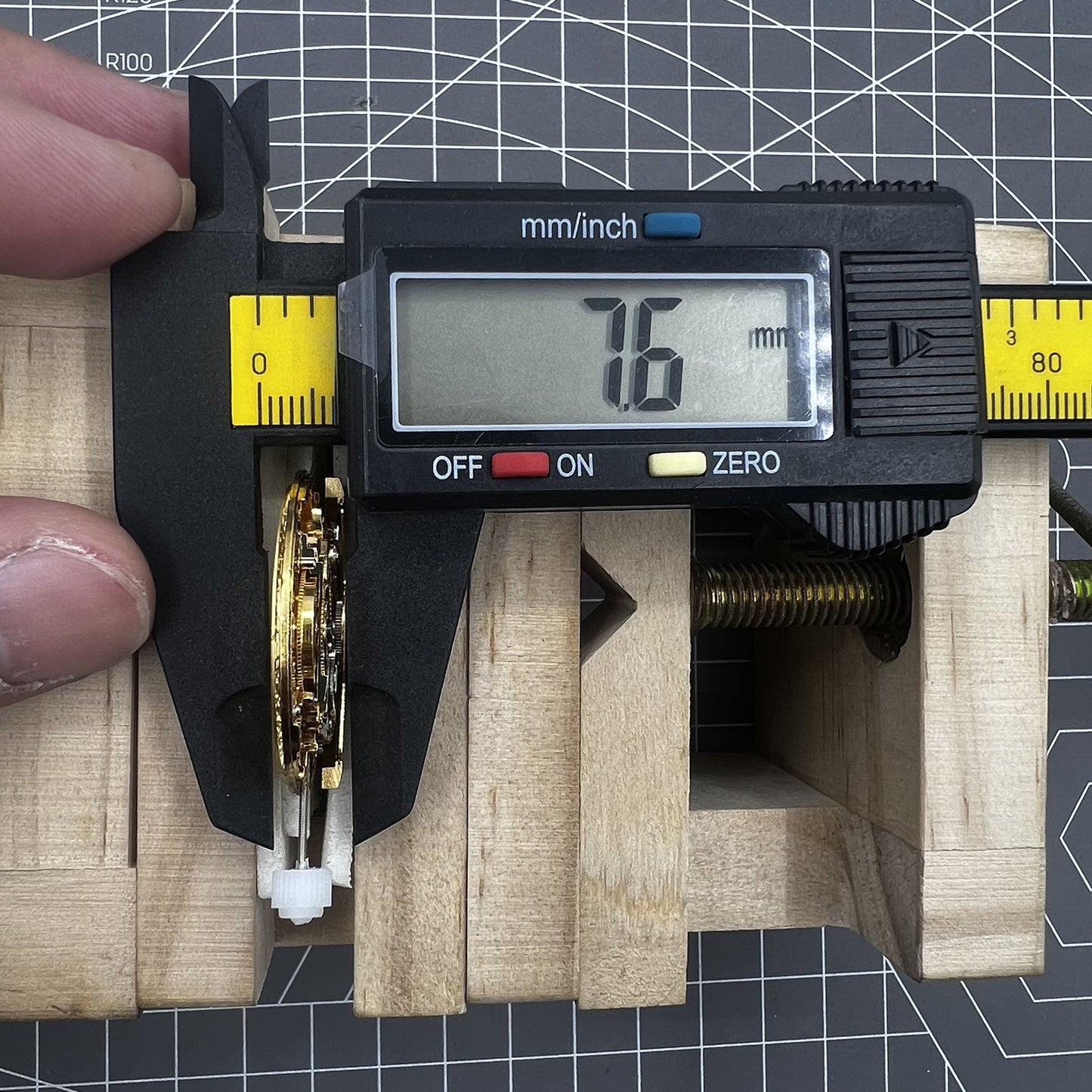 Automatisches mechanisches Uhrwerk Kalender HZ27AOB Golden Hollow