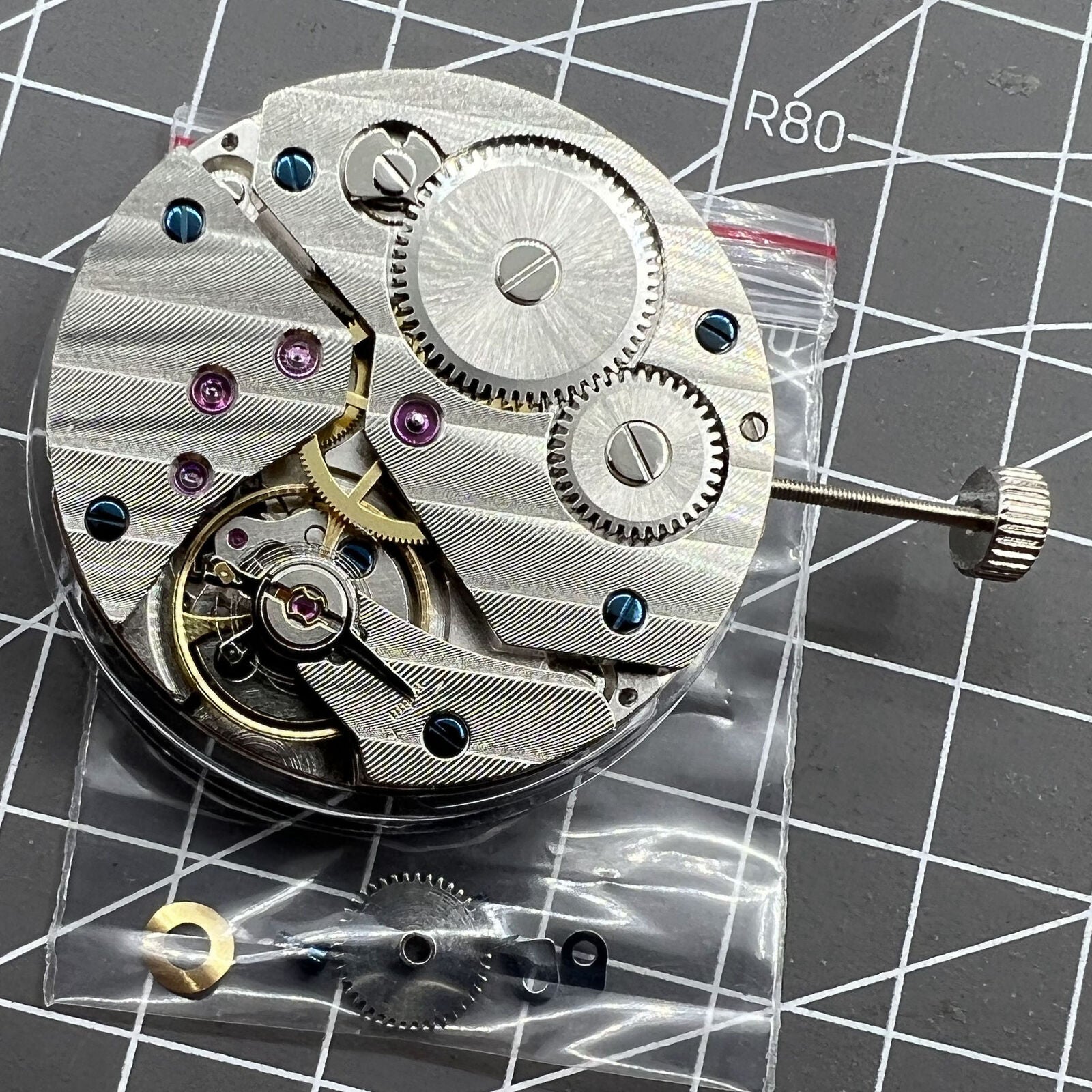 Seagull 6497 mechanical hand-winding movement with second hand at 6 o'clock for precise watch repair.