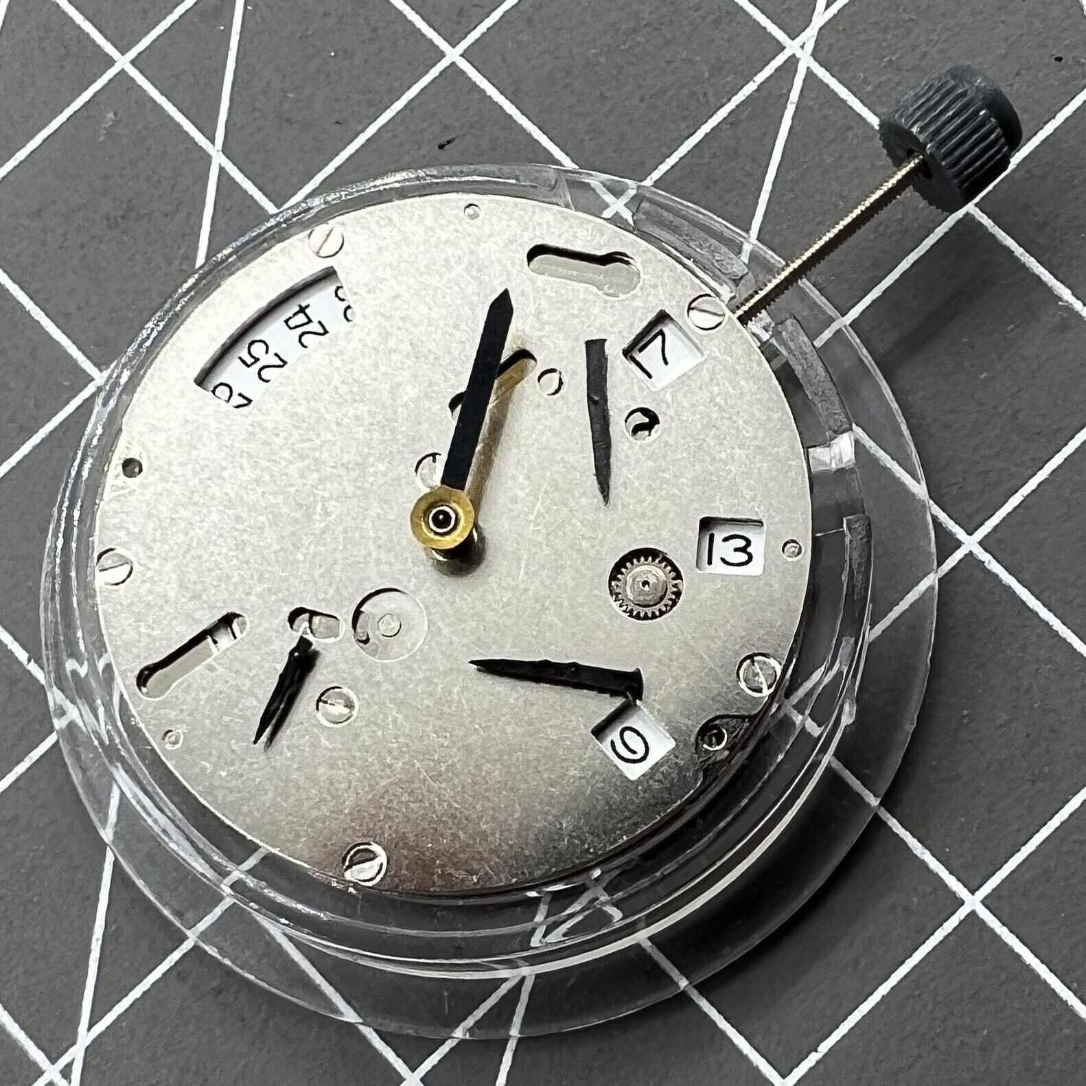 NN8205 3836 automatic watch with Nanning 2813 mechanical movement, durable and precise timekeeping.