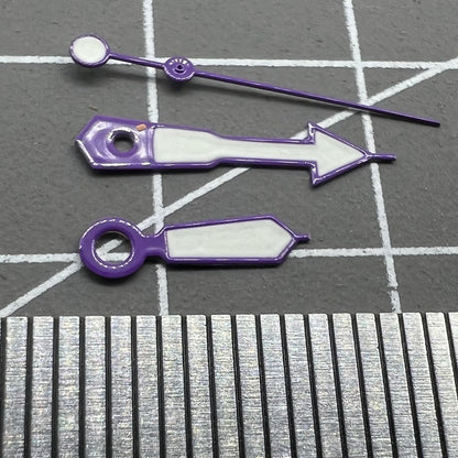 Aiguilles de montre luminescentes vertes peintes en blanc avec garniture violette de 12,5 mm pour NH35 NH36 7S26