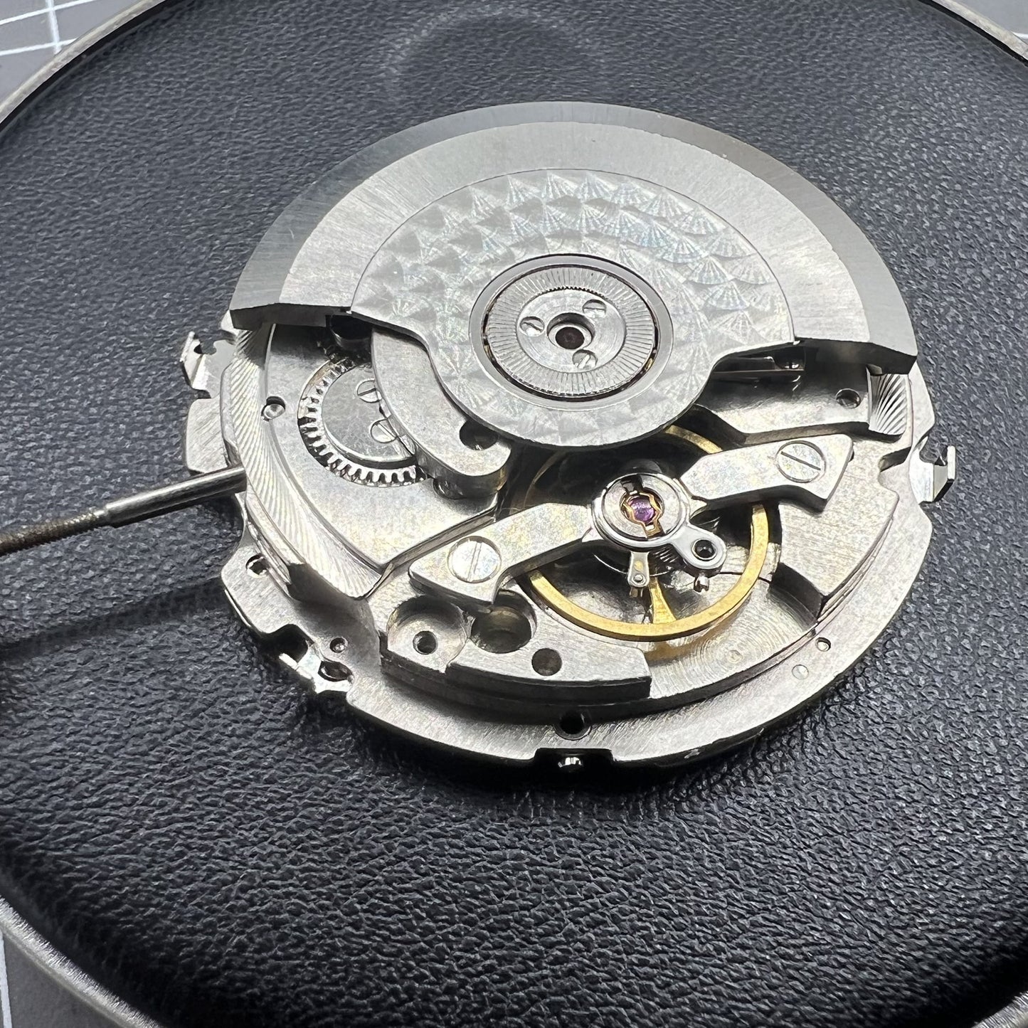 Tianjin Seagull ST25 automatic watch movement with large date and three hands, made in China.