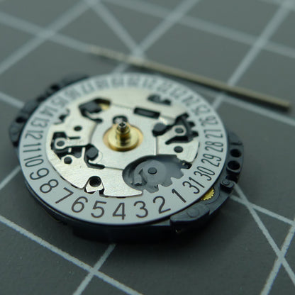Japan Made Hattori Epson TMI VX82 quartz watch movement featuring date display at 6 o?clock for accurate timekeeping.