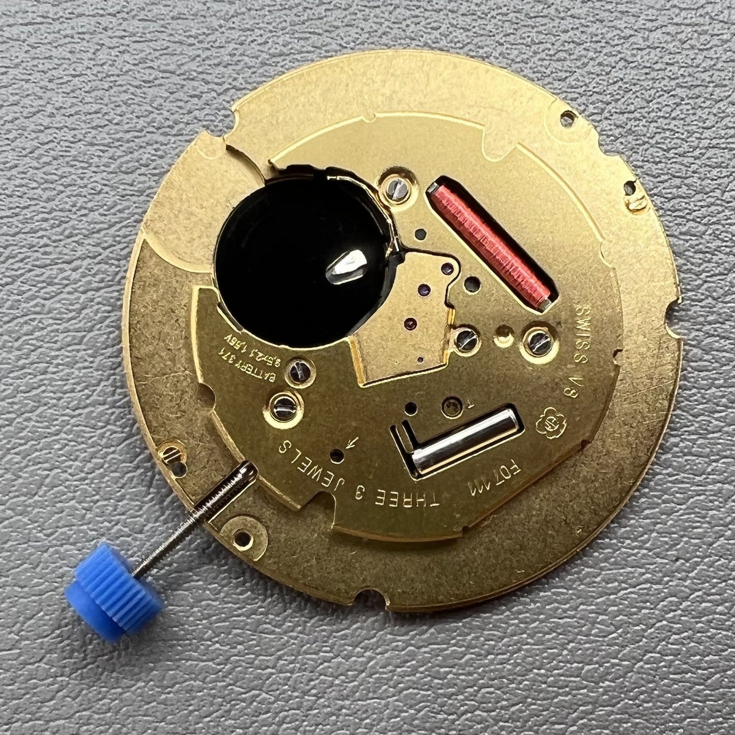 Schweizer ETA F07.111 Quarzwerk mit schwarzer Zifferblattscheibe, Datum bei 6 Uhr, 3 Zeiger Uhrwerk