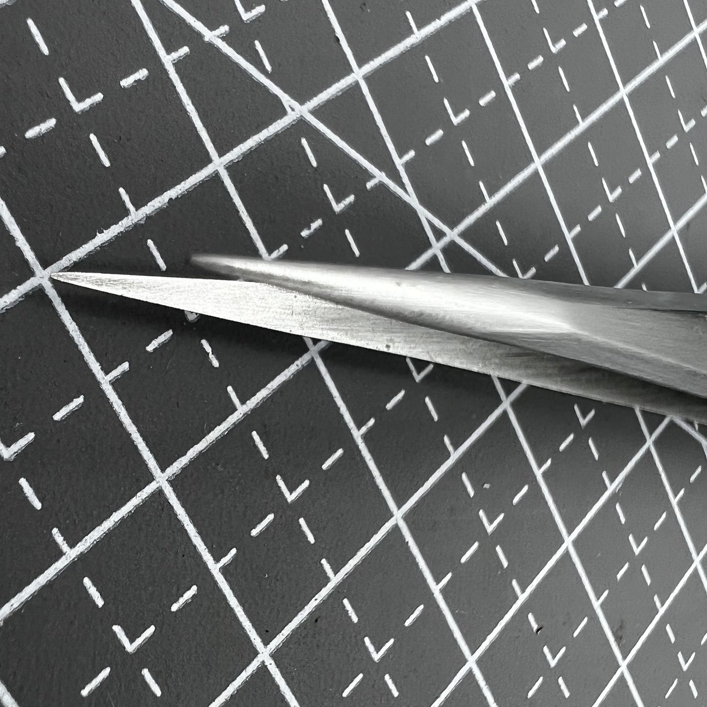 ST16 Antimagnetic tweezers made of super-hard acid-resistant stainless steel for precise watchmaking tasks