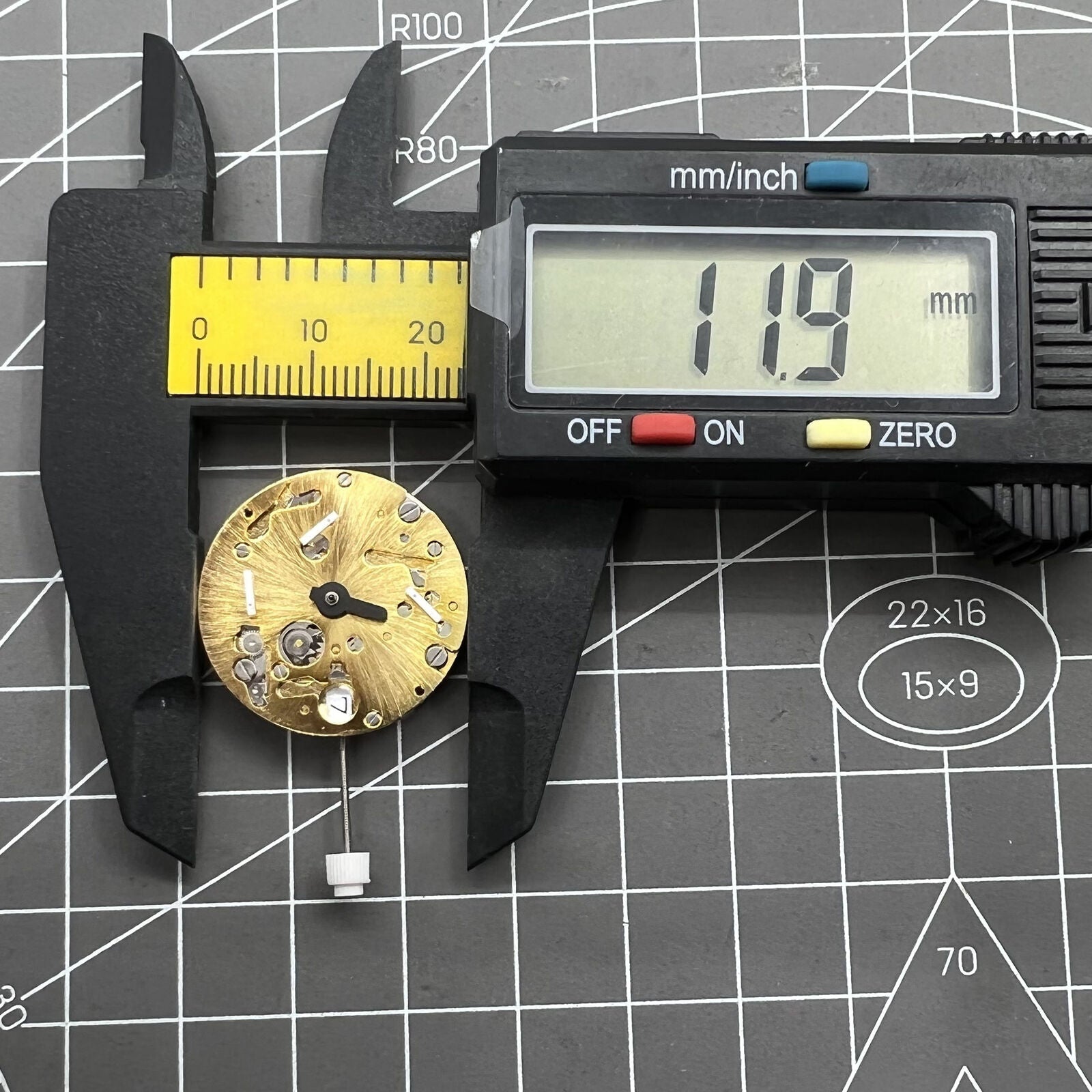 ISA 9232 Golden Date watch with quartz movement, three hands, and date display at 3 o?clock by ISA.