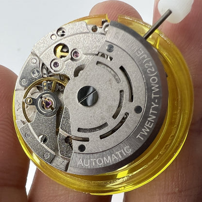 China Made 8205 2813 automatic watch movement featuring single calendar for accurate timekeeping in watch accessories.