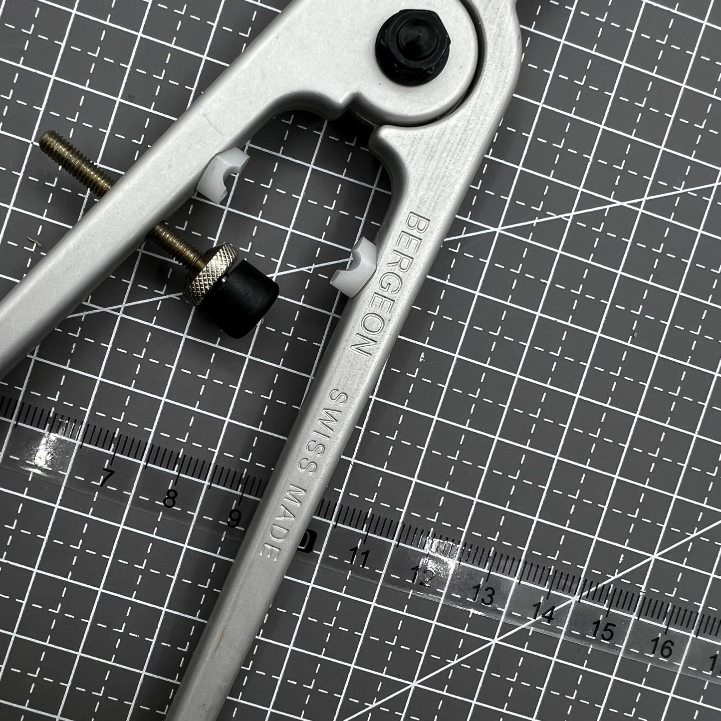 Bergeon Swiss Uhr Federschlitz Zangenwerkzeug Modell 6618