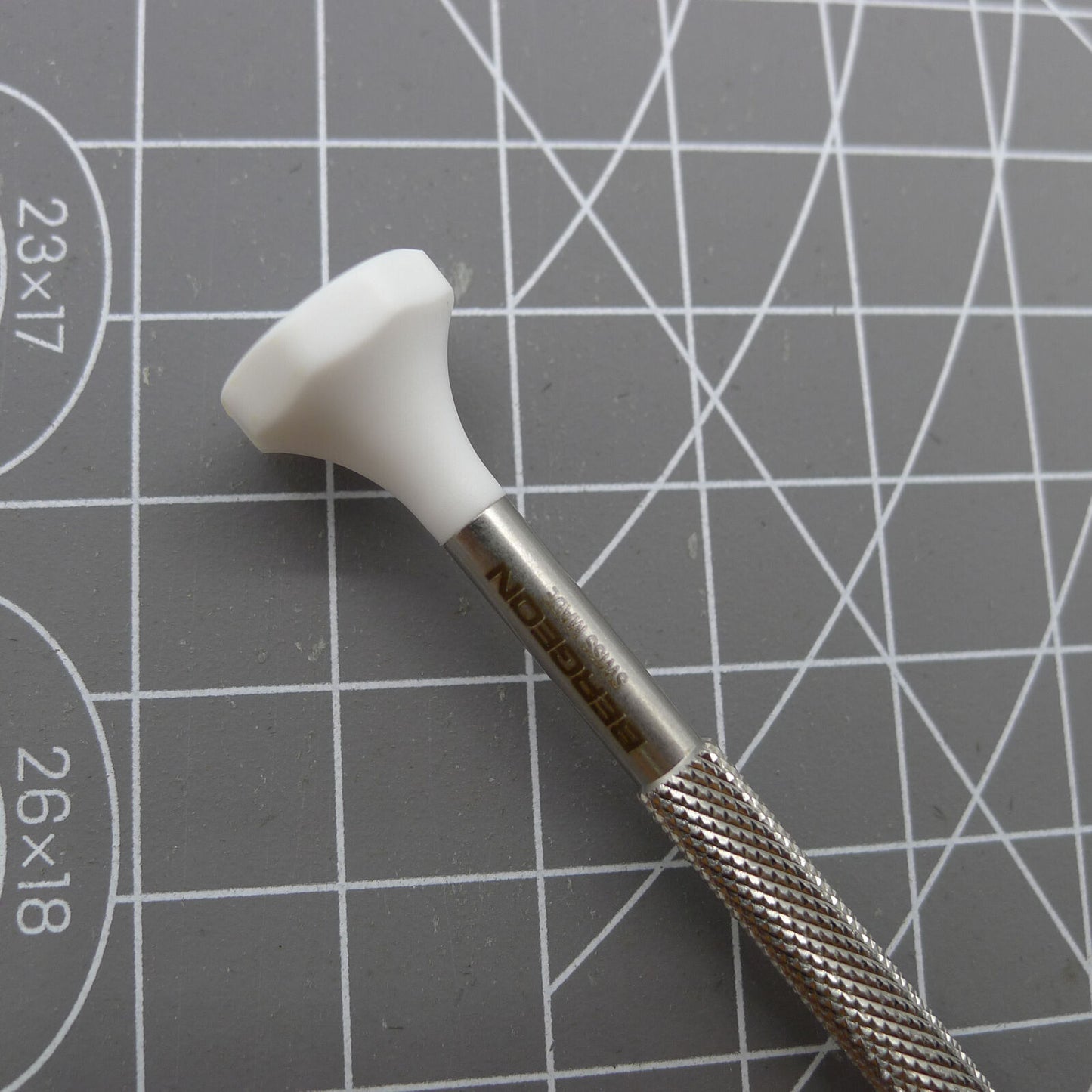 Swiss Bergeon ergonomic �0.60 mm screwdriver for precise watch accessory repairs and adjustments.