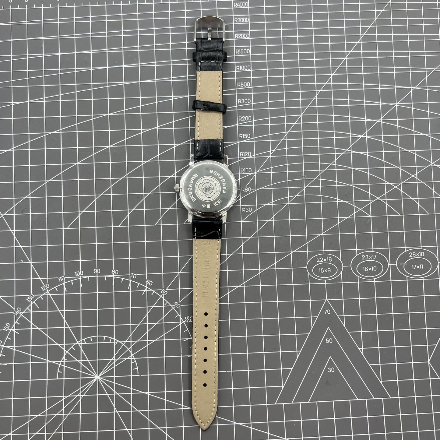 37mm China Baihua manual watch with silver dial, 19 jewels, shock-resistant for lasting durability