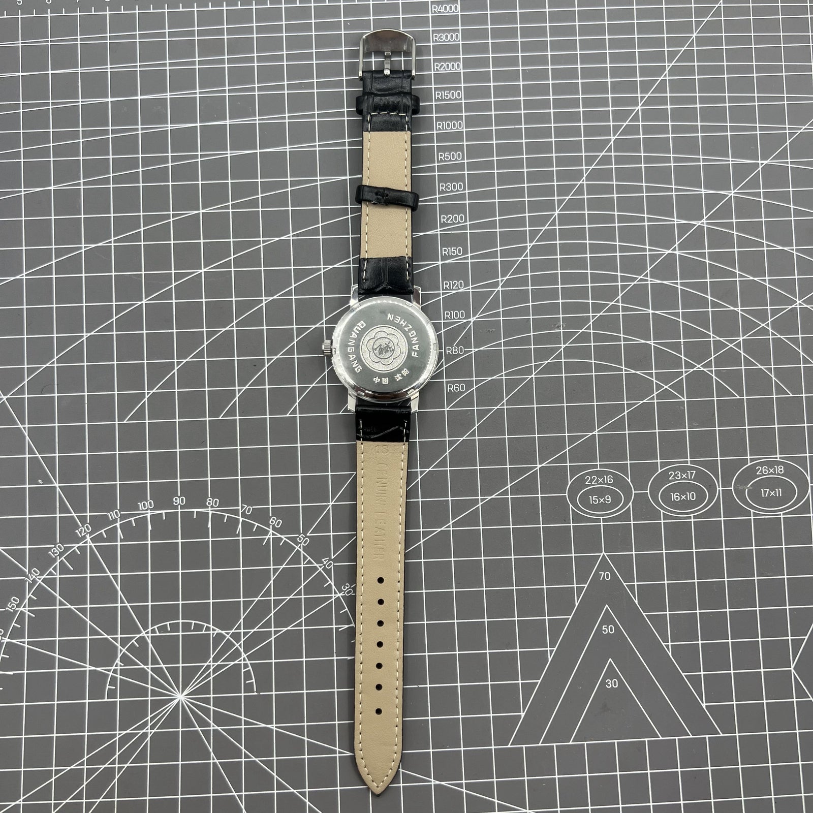 37mm China Baihua manual watch with silver dial, 19 jewels, shock-resistant for lasting durability