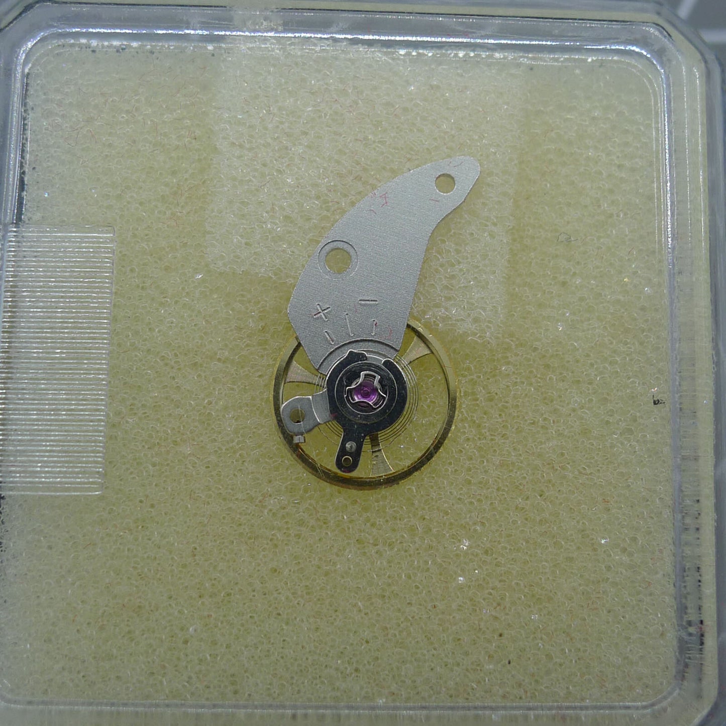 Balance wheel splint for YN55 YN56A watch movement, generic fit part ensuring precise timekeeping.