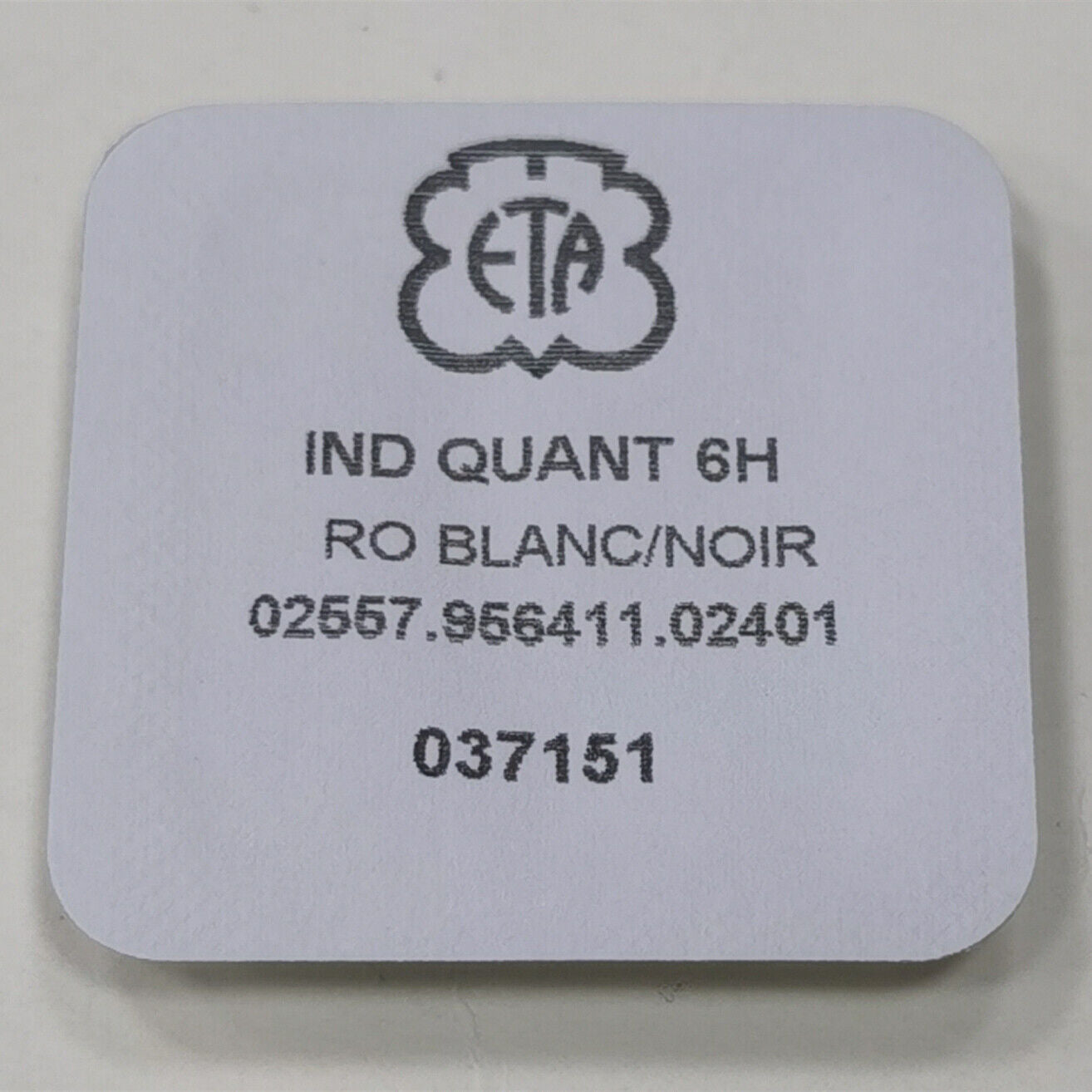 Disque de date blanc de fabrication suisse pour montre <tc>ETA</tc>956.412, date à 6 heures.