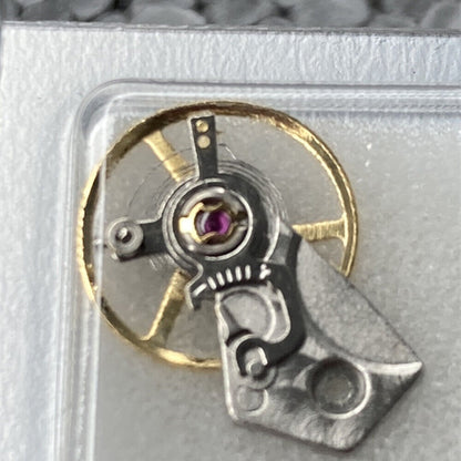 Balance wheel with splint for Dandong 7750 movement, 21600 frequency, precision watch accessory.