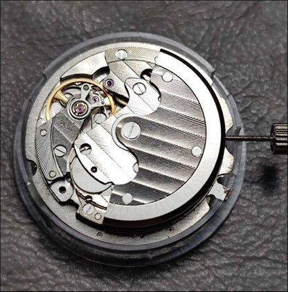 Mouvement mécanique automatique China Made Tianjin Seagull ST17 Grande date à 12 heures