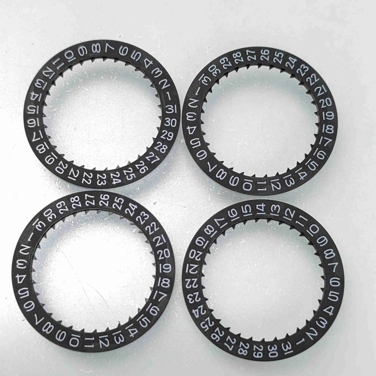 Black date disk wheel showing date at 3 o?clock, compatible with Miyota 8215 watch movement, generic brand.