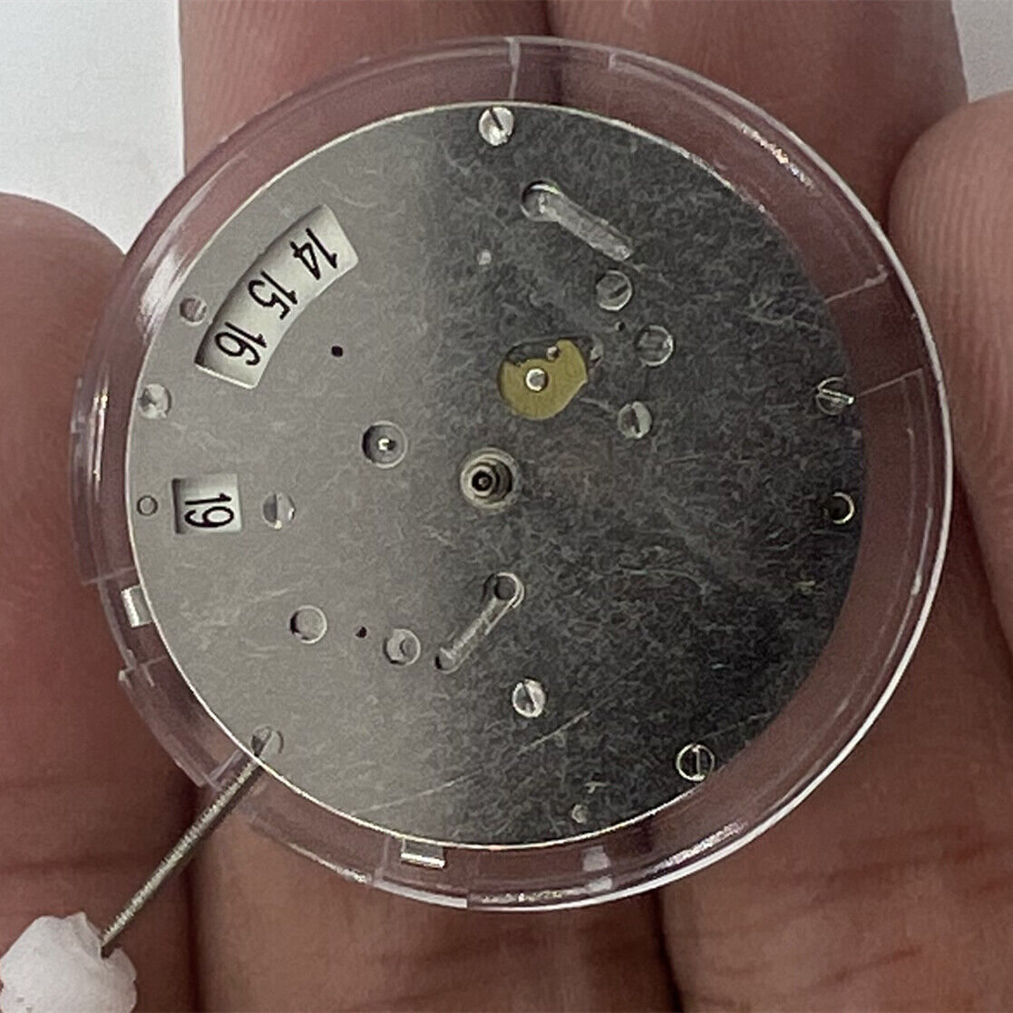 Mingzhu 2813 automatic watch movement with single calendar at 6 o?clock, precision mechanical design.