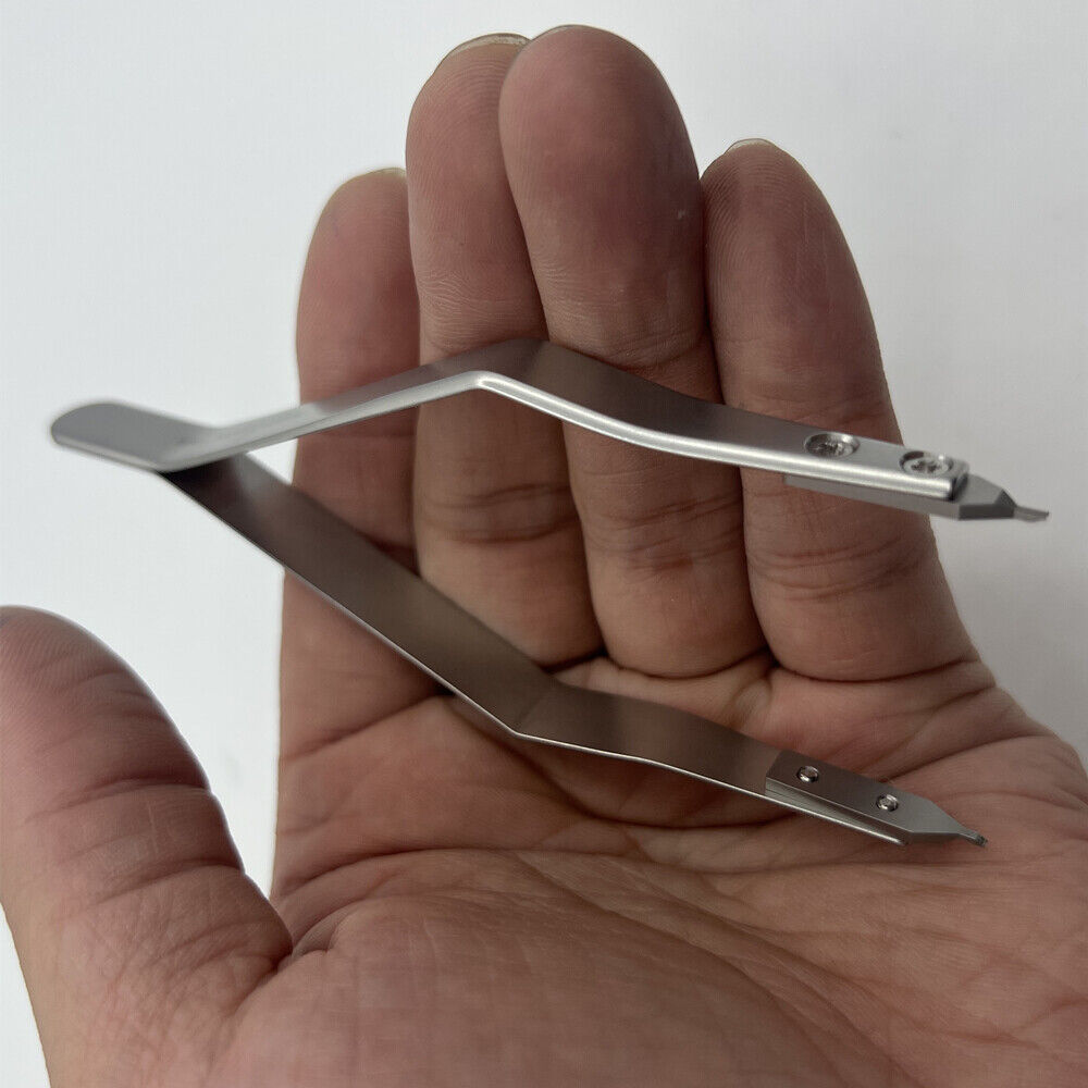 Bergeon 7825 spring bar tweezers for precise watch repair and strap adjustments
