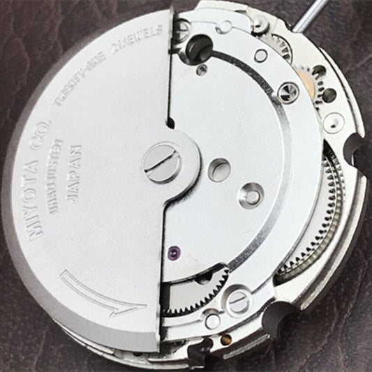 Citizen Men?s 8200 Automatic Watch with Genuine Japan Silver Case, mechanical movement displayed.