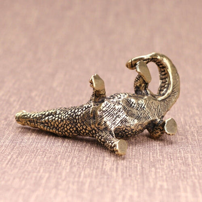 Hand-carved solid copper crocodile figurine with bronze finish for watch accessory decor.