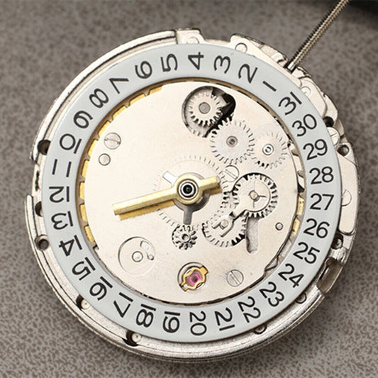 Dandong Silver watch with dual time zones, automatic mechanical movement, date display at 3 o'clock, ideal for travel.