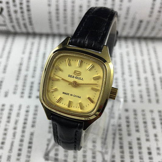 27mm golden case Tianjin Seagull ladies watch with mechanical movement and elegant square design