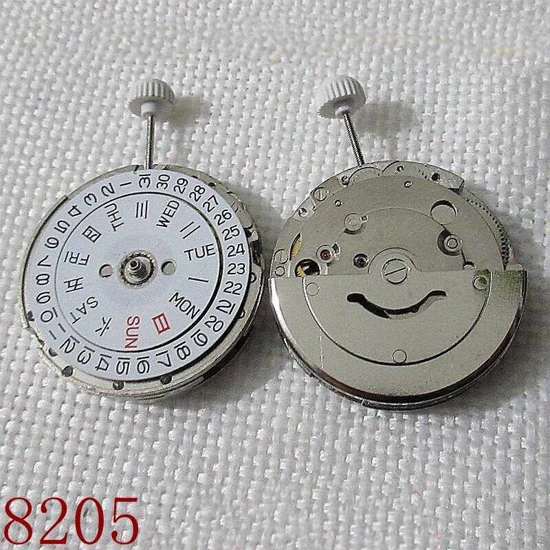 8205 2813 Mouvement mécanique automatique Argent 2813 Date Jour Anglais Chinois