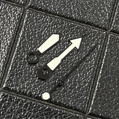 Multi-color green luminous watch hands with black trim, fits NH35/NH36/4R/7S movements for accurate timekeeping.