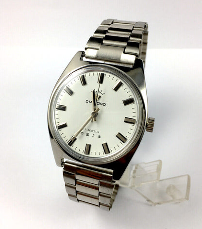 SHANGHAI DIAMOND 38mm manual watch with 17 jewels, white dial, silver case, classic design accessory.