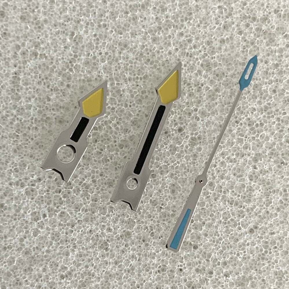 Color block silver trim watch hands for NH35/NH36/4R/7S movements, perfect for accurate timekeeping.