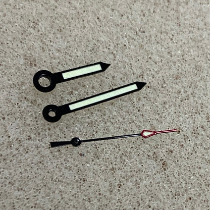 Green luminous 3 watch hands with black trim for NH35/NH36/4R36 movement.