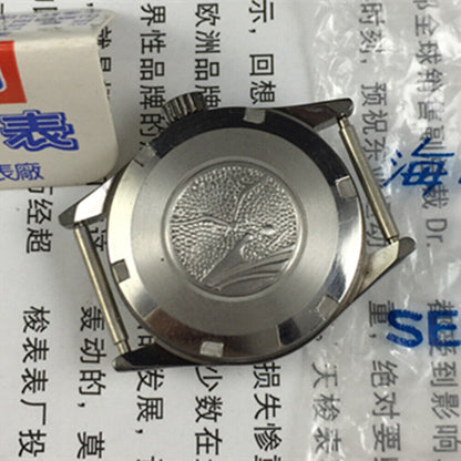 Black dial Seagull ladies mechanical watch with 19 jewels, Tianjin China craftsmanship, manual wind design.