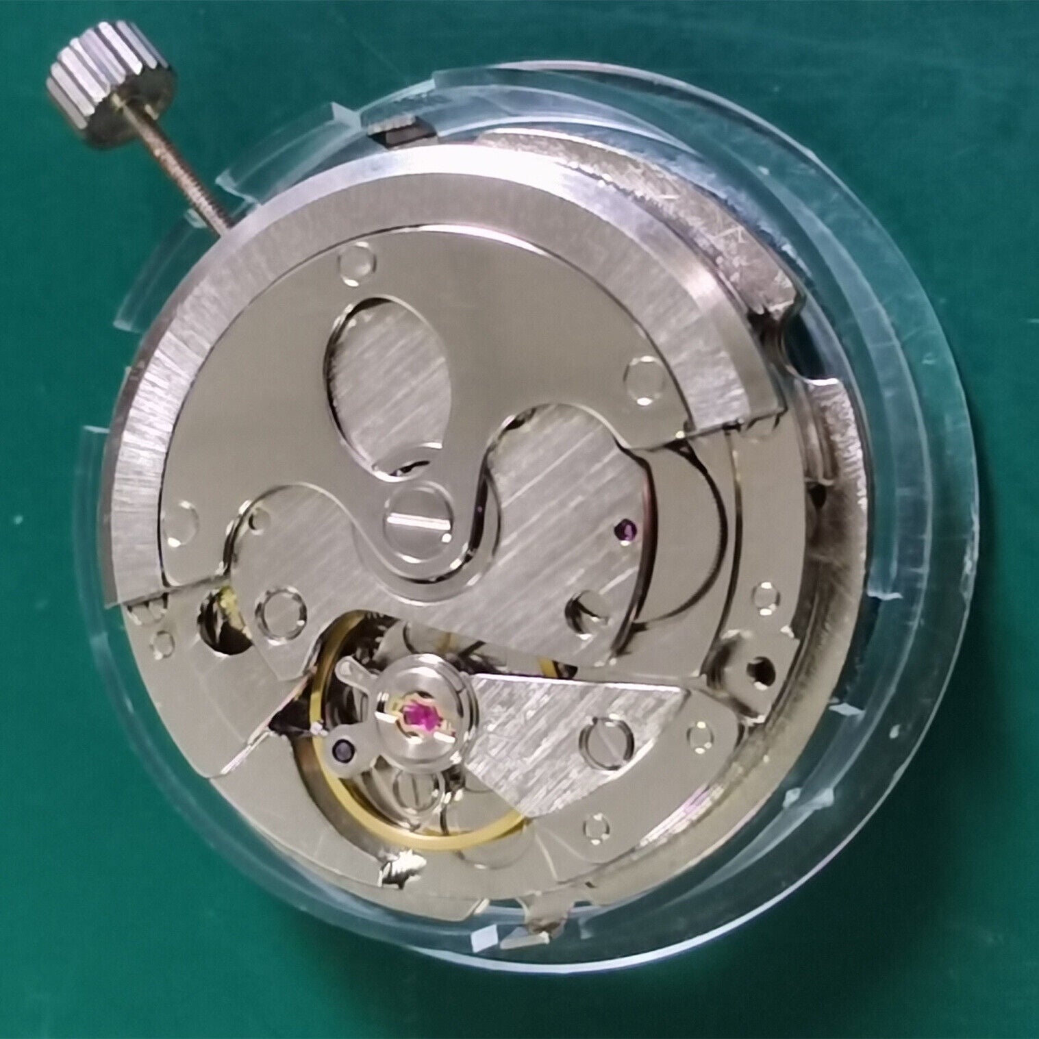 1. NEW VERSION ST16 Seagull automatic watch movement, robust China-made mechanical design for precision timekeeping.  