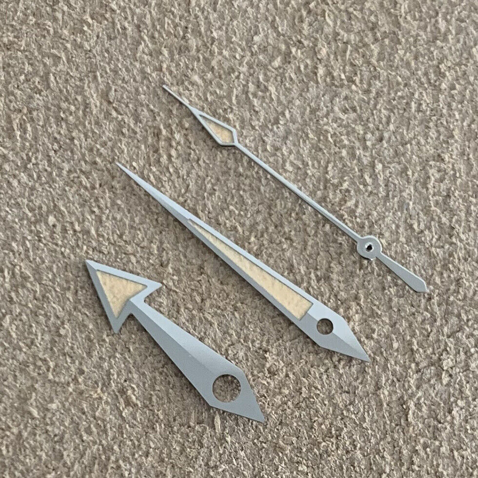 Green luminous sharp end watch hands set for NH35A/NH36A movement by B21-B, ideal for precise timekeeping.