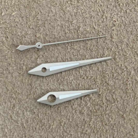 Green luminous sharp end watch hands set by B40 for NH35A/NH36A movement, perfect for precise timekeeping.