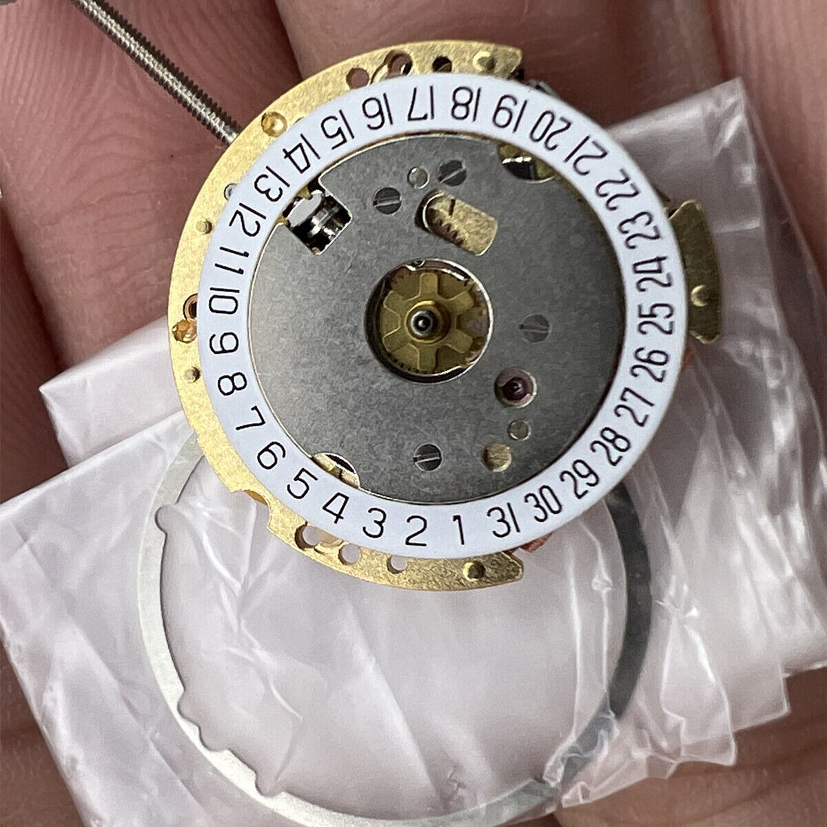 Mouvement de montre à quartz Ronda 775 Date à 6 heures Mouvement doré de fabrication suisse