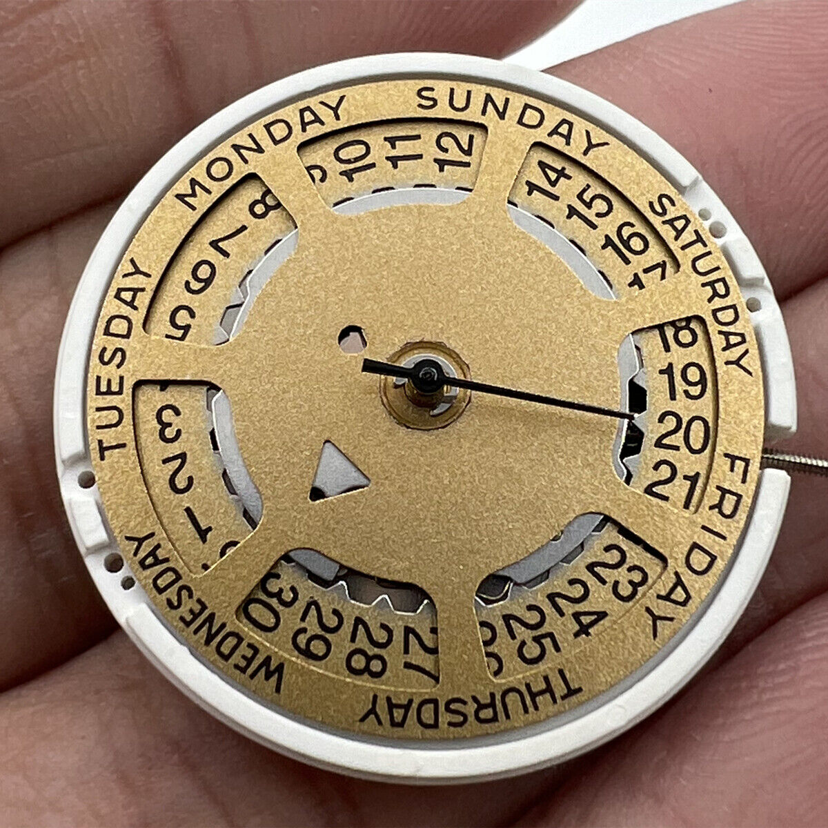 Watchmakers ISA 1198 quartz movement replacement with golden dial and day-date at 3 o'clock