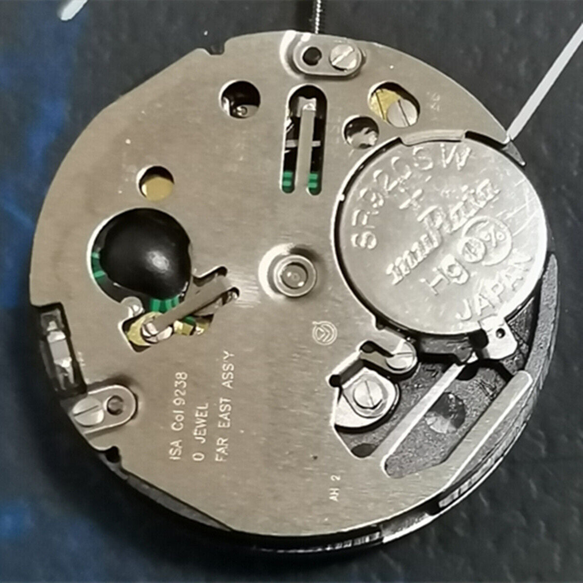 ISA 9238 silver quartz watch movement replacement part for Watchmakers, precise time repair accessory