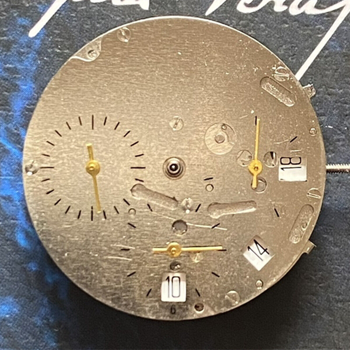 China Made 8205 2813 automatic mechanical watch movement with single calendar, precision engineering.