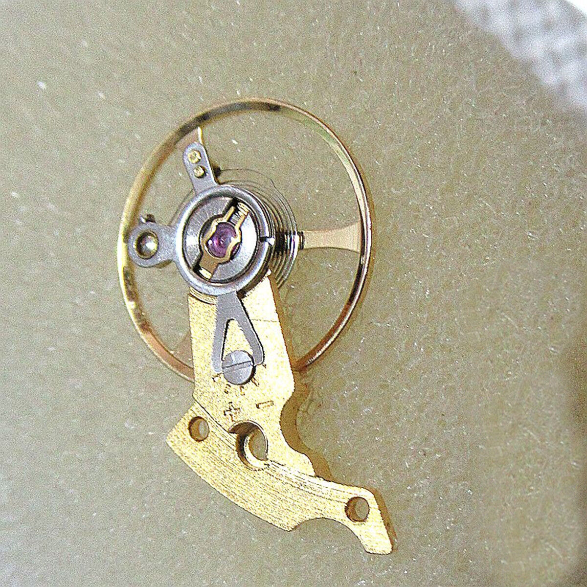 Golden balance wheel with splint for SHANGHAI 2824 2836 2834 watch movement precision component.