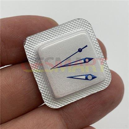 Green luminous three-hand set for Miyota 8200, enhancing watch visibility and elegant style.