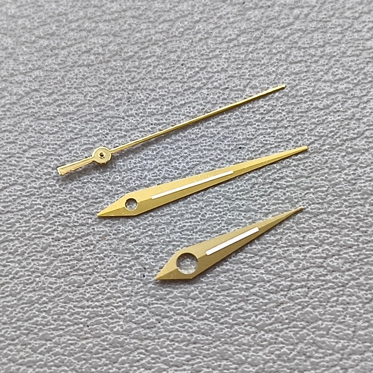 2 Sets/Pack Golden Trim Lume Arrow Shape Watch Hands for Miyota 8200 Movement