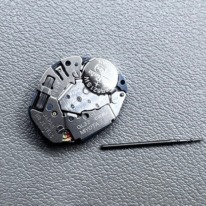 Japan Miyota GL32 silver quartz watch movement, precise replacement for GL30 1L32 models.