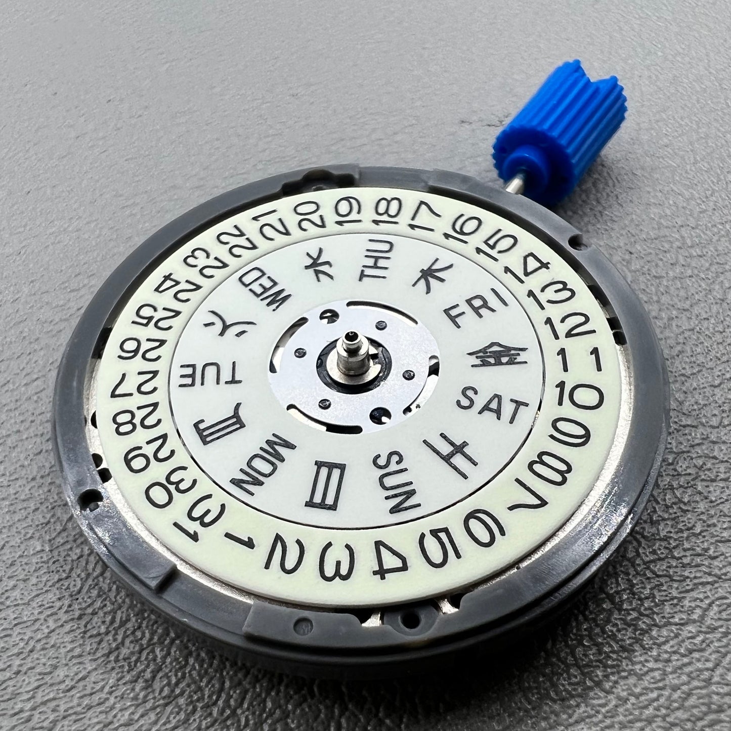 Mouvement mécanique automatique blanc avec luminescence verte Japan NH36A, position couronne 3.8