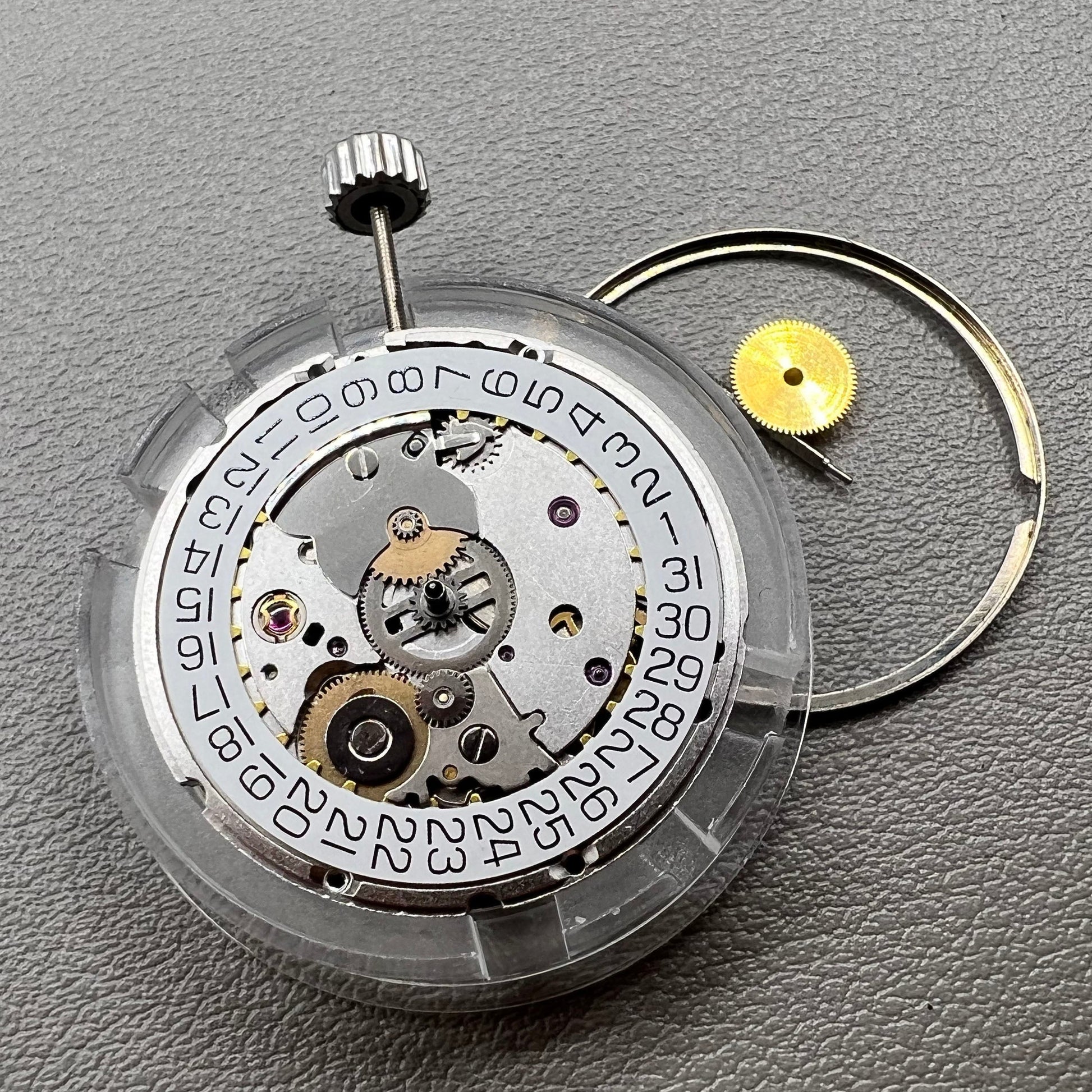 Mechanisches Swiss ETA 2824-2 Uhrwerk, pr�zise V8 Qualit�t f�r hochwertige Uhren.