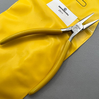 Bergeon Swiss 2511 Halbrund Spitzenschmiede Flachbackenzange