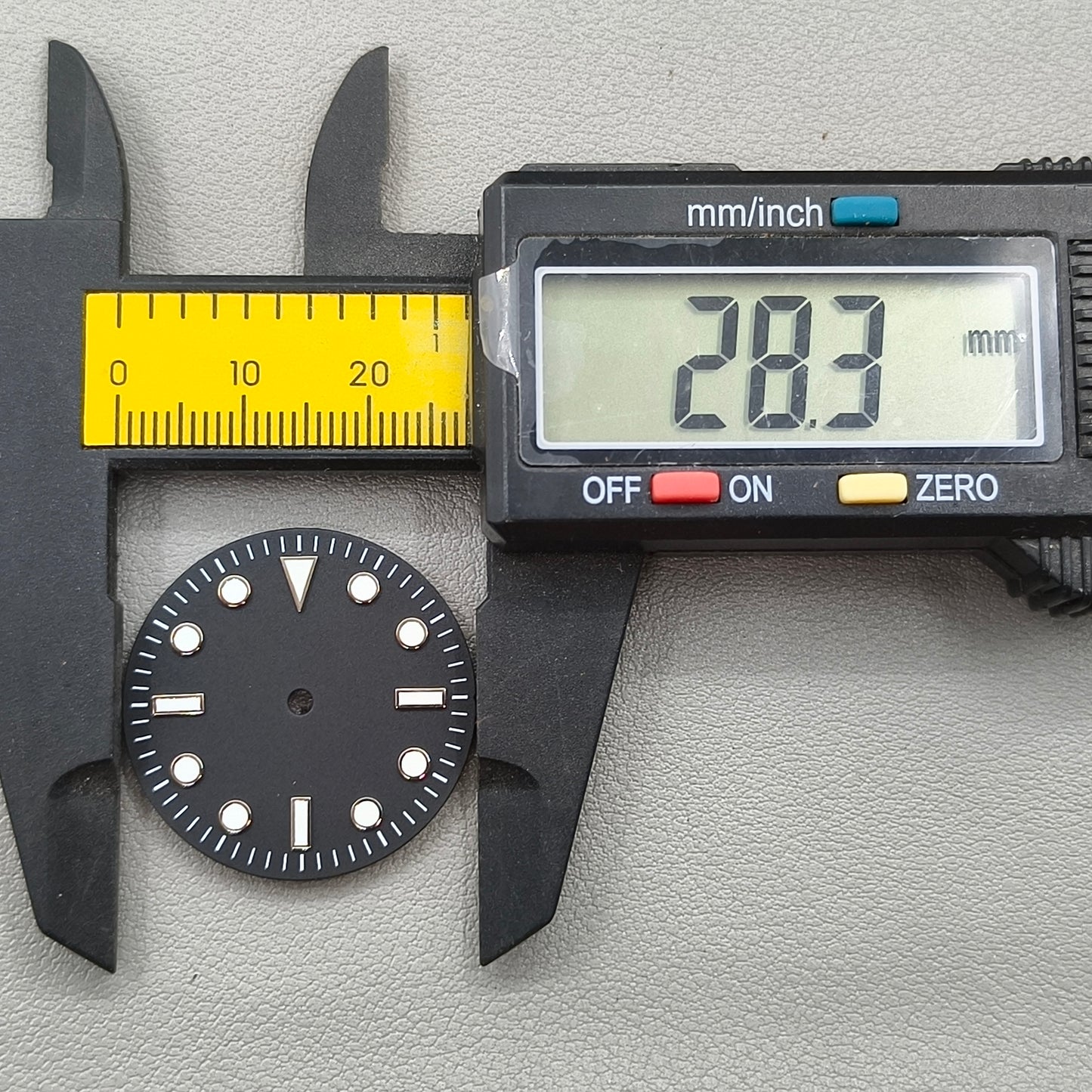 28.3mm Blue Luminous Silver Nails Black Watch Dial SUB Surface for NH35/NH36