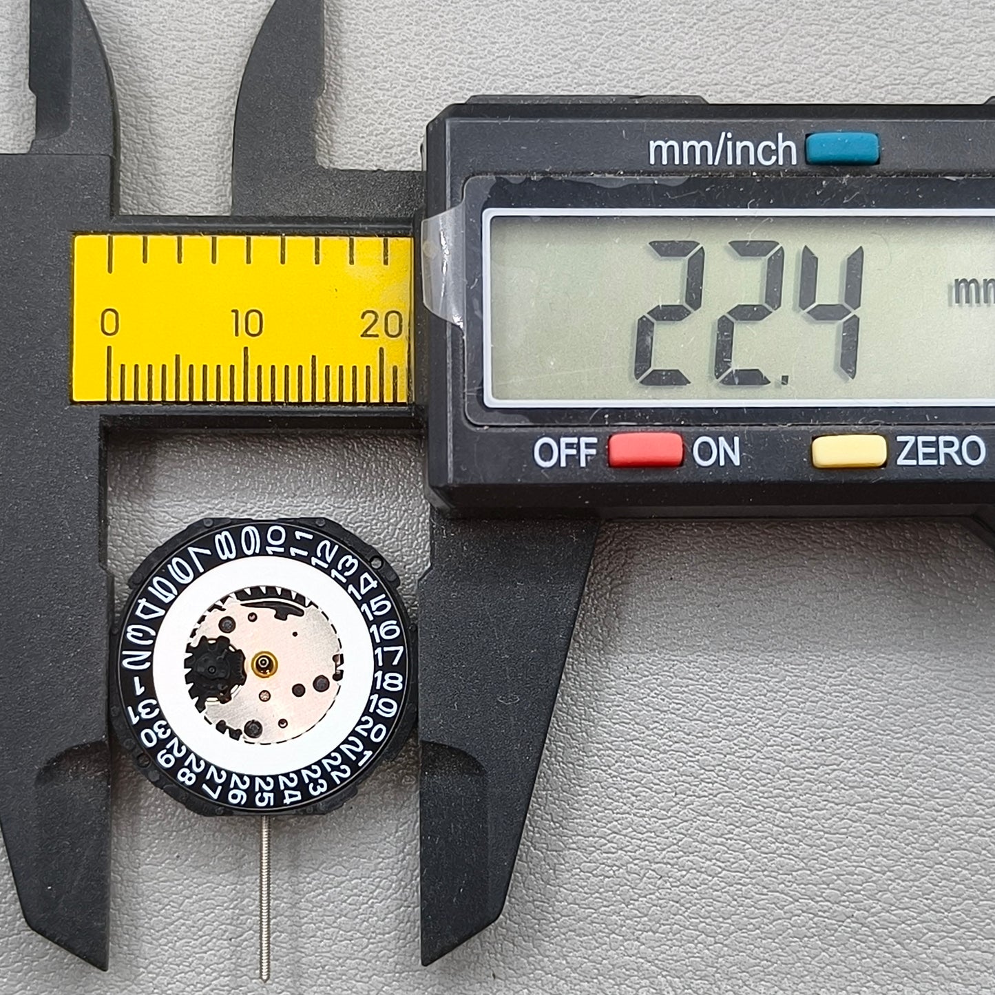 Japan PC32A Quartz Movement 3 Hands Black Disk H2 HCP2