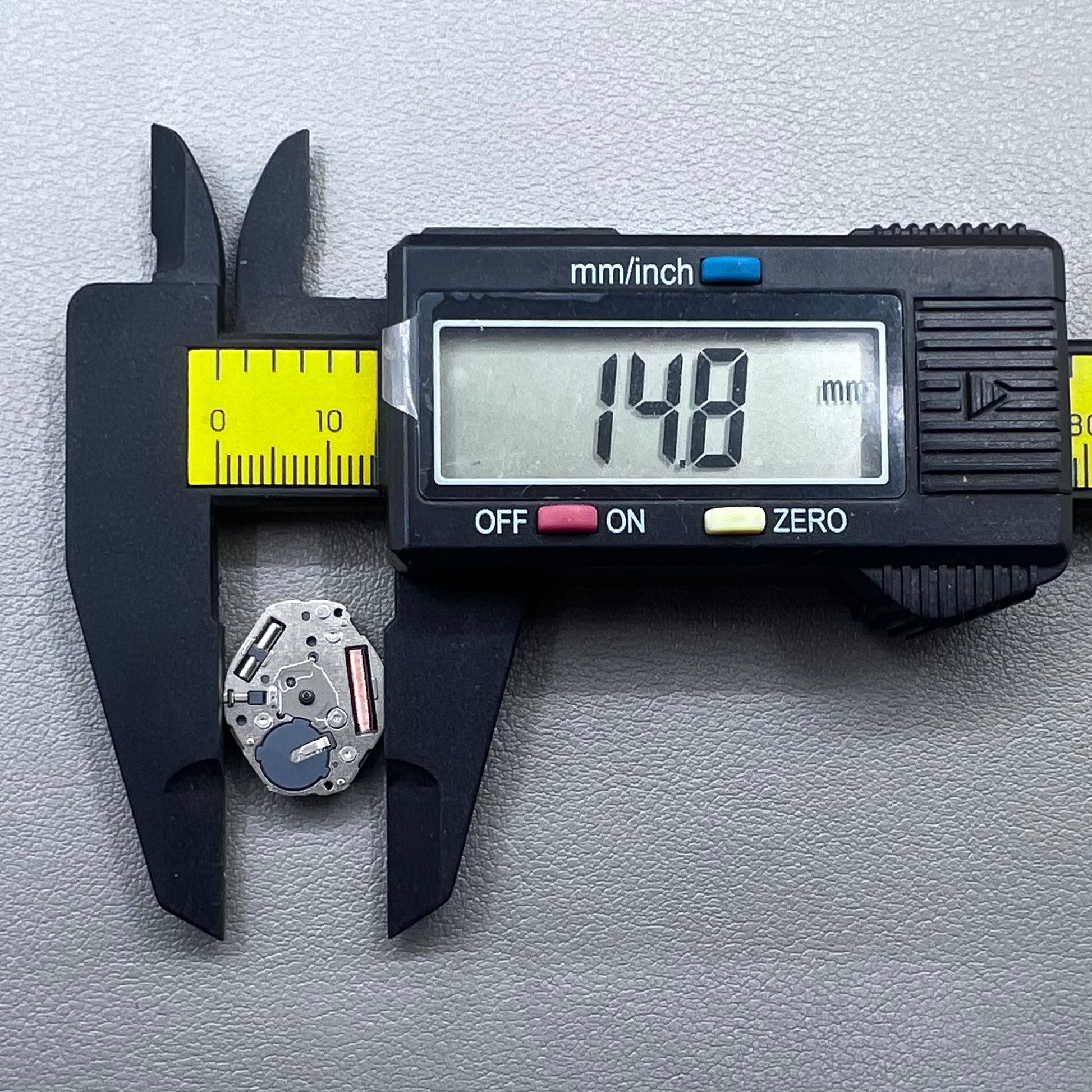 Japan Miyota GL32 silver quartz watch movement, precise replacement for GL30 1L32 models.