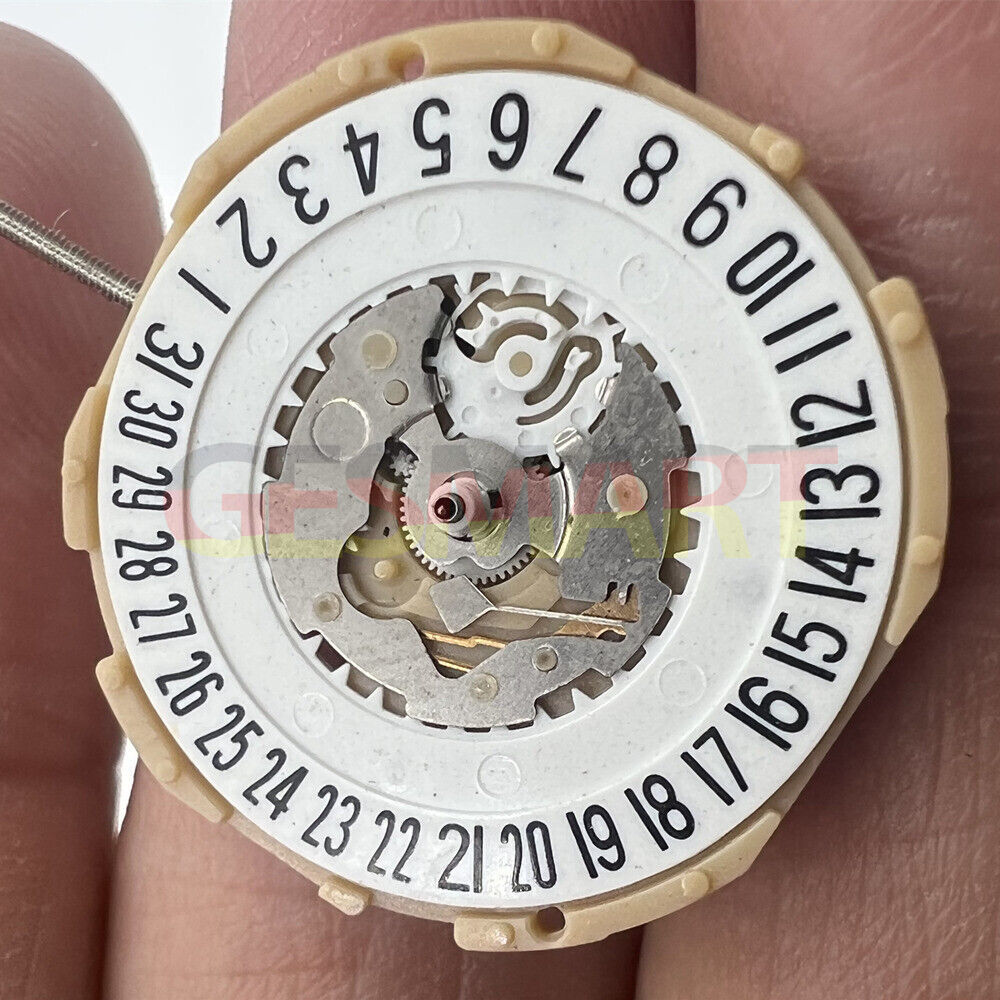 Sunon SP28 quartz watch movement with date at 6 o'clock and three hands for precise timekeeping